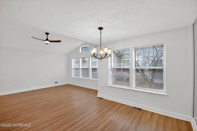 $399,000 | 2 Llewellyn Court, Jackson, NJ 08527