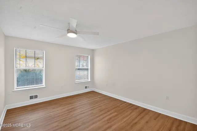 $399,000 | 2 Llewellyn Court, Jackson, NJ 08527