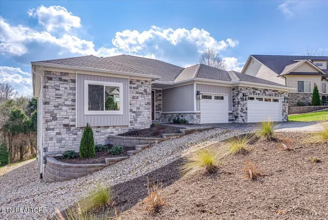 $995,000 | 154 Saloli Way, Loudon, TN 37774