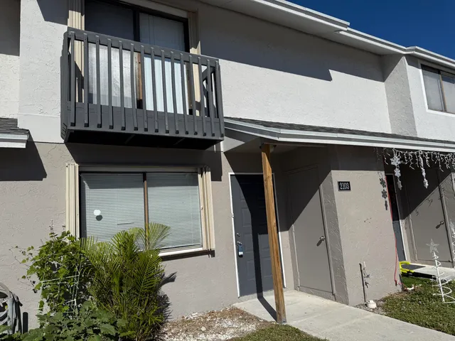 $2,500 | 2103 Wharf Lane, Greenacres, FL 33463
