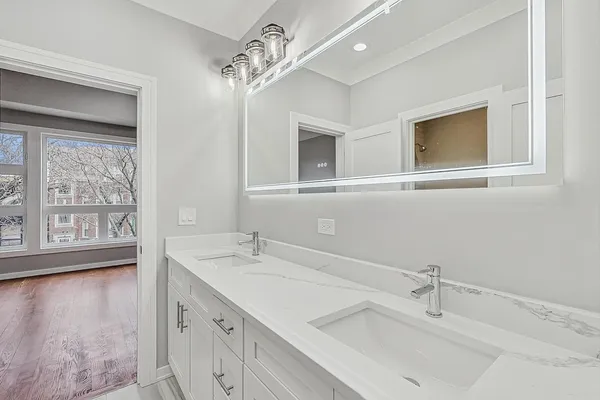 $675,000 | 6626 South Ingleside Avenue, Chicago, IL 60637