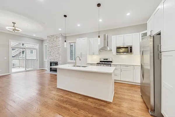 $675,000 | 6626 South Ingleside Avenue, Chicago, IL 60637