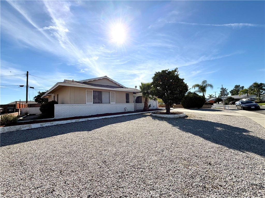 28426 West Worcester Road Menifee, CA 92586 - Photo 2 of 32