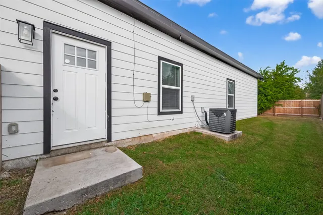 $1,650 | 8005 Sexton Street, Unit B, Houston, TX 77028