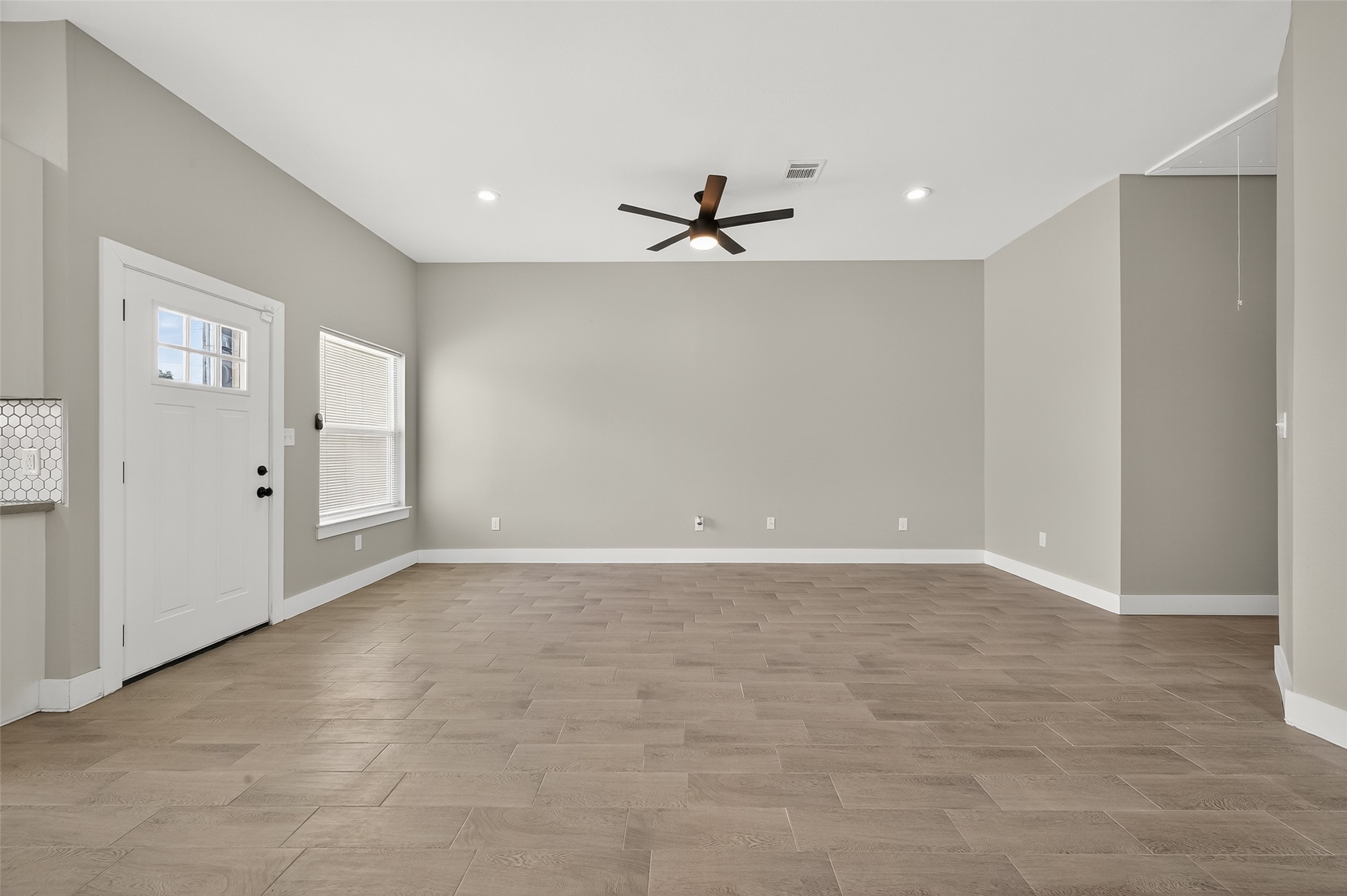 8005 Sexton Street, Unit B Houston, TX 77028 - Photo 6 of 43 a view of an empty room