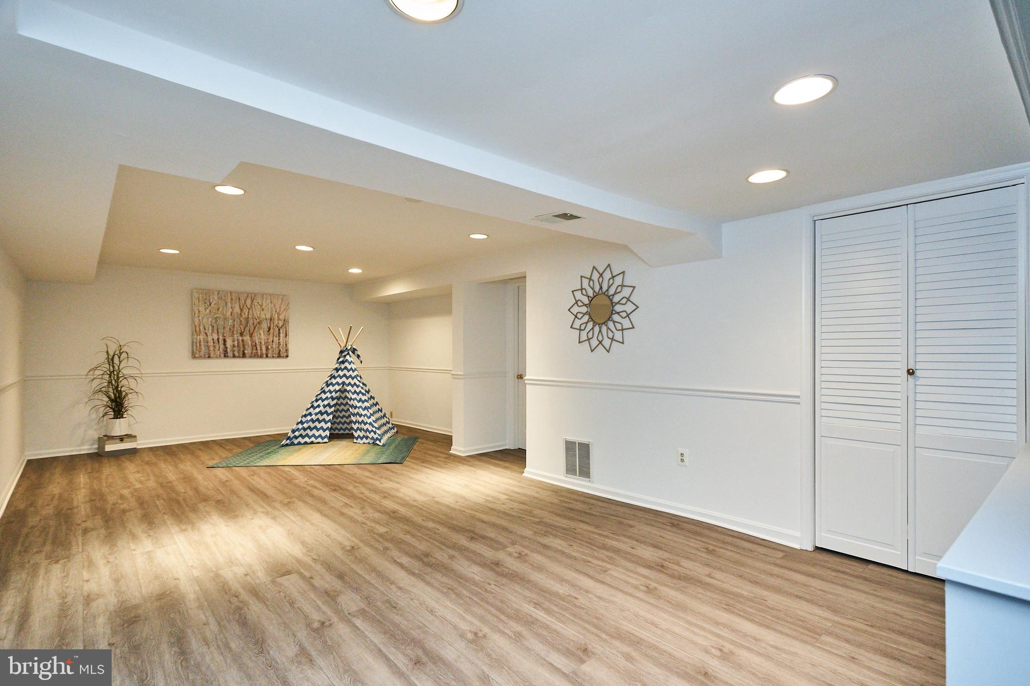 9523 Stevebrook Road Fairfax, VA 22032 - Photo 25 of 40 Recreation Room with Recessed Lighting