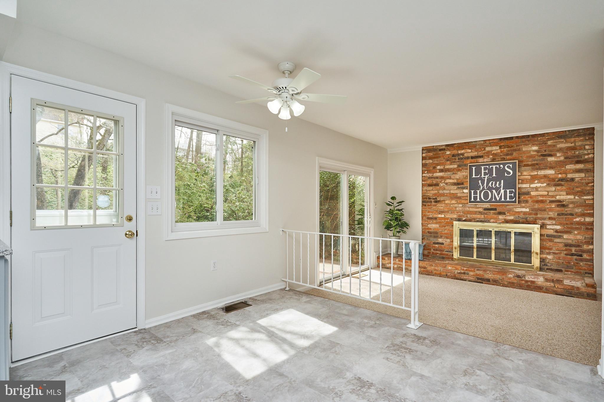 9523 Stevebrook Road Fairfax, VA 22032 - Photo 6 of 40 Large Light-FIlled Breakfast Room