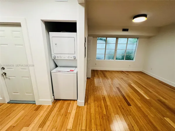 $2,350 | 960 Bay Drive, Unit 912, Miami Beach, FL 33141