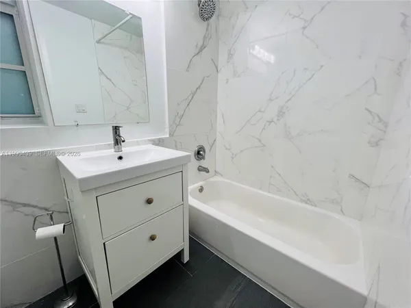 $2,350 | 960 Bay Drive, Unit 912, Miami Beach, FL 33141