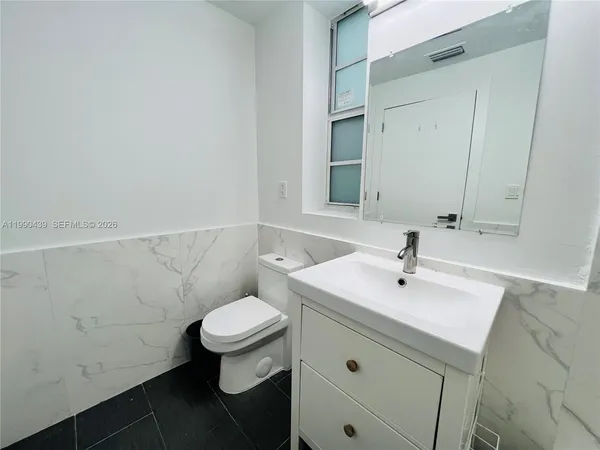 $2,350 | 960 Bay Drive, Unit 912, Miami Beach, FL 33141