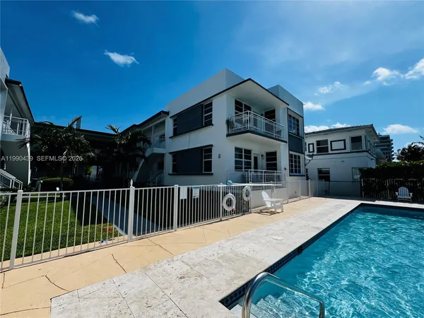 $2,350 | 960 Bay Drive, Unit 912, Miami Beach, FL 33141