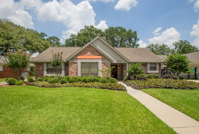 $665,000 | 7918 Fairdale Lane, Houston, TX 77063
