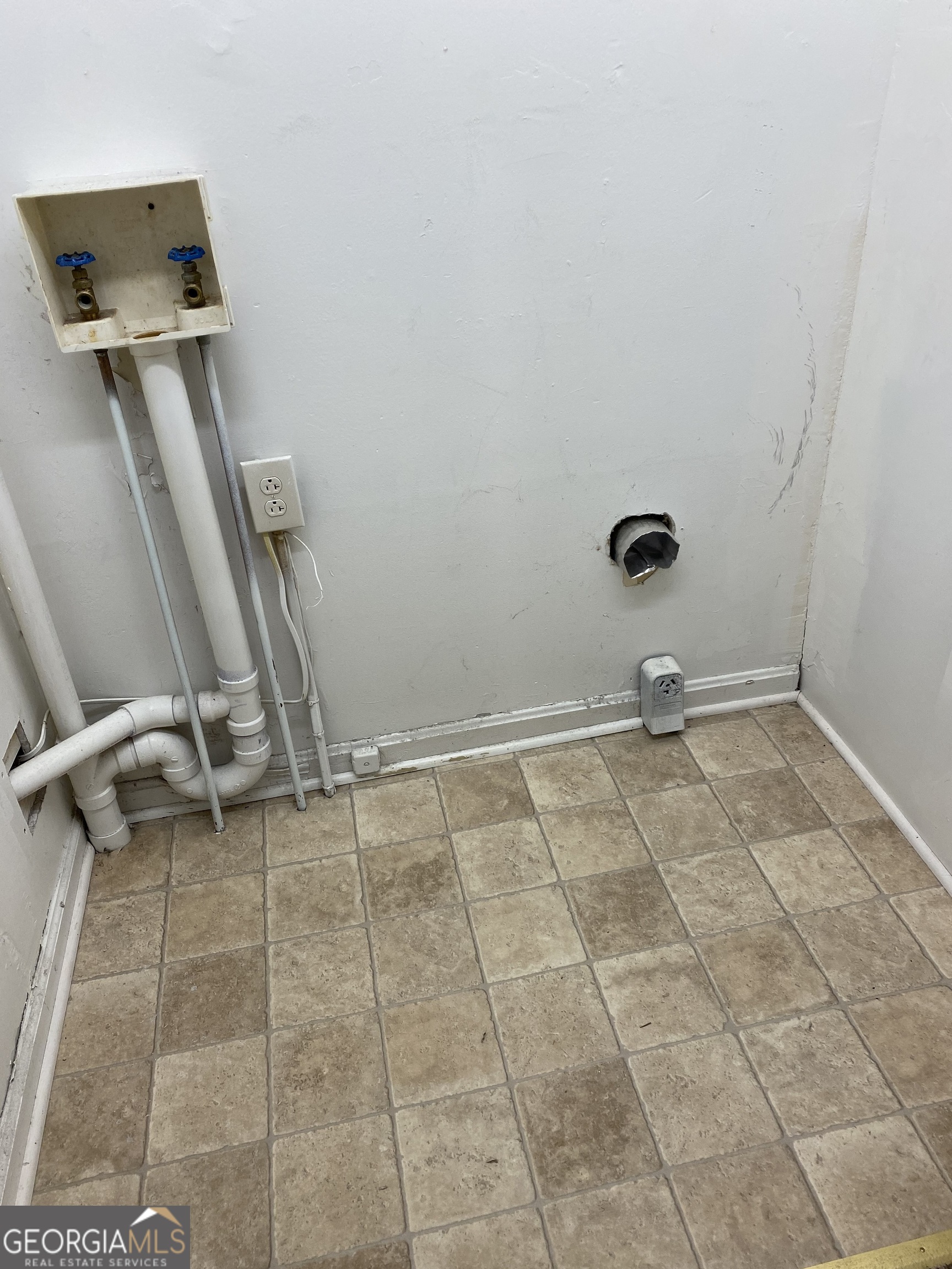 164 Glenn Carrie Road Hull, GA 30646 - Photo 23 of 43 a view of a room with equipment