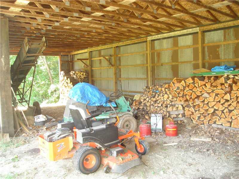 364 Hall Road Butler, PA 16001 - Photo 22 of 25 Storage. MACHINERY SHED WITH CORN CRIB.