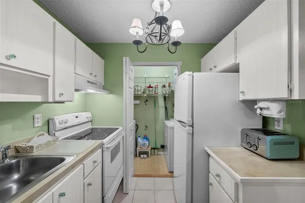 $198,000 | 3277 Fox Chase Circle, Unit 105, Palm Harbor, FL 34683