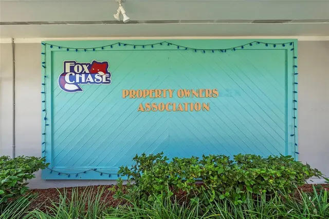 a view of a tennis court