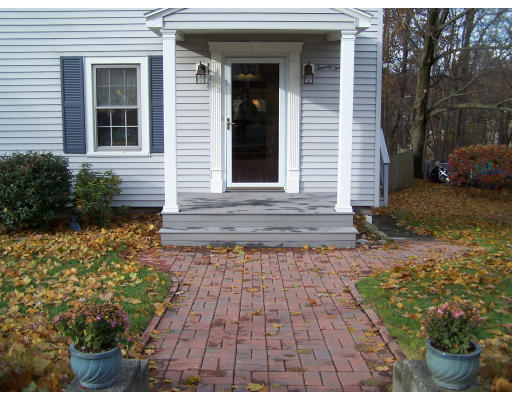 22 Button Street Worcester, MA 01606 - Photo 5 of 21 Gallery Image 5