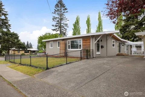 $674,900 | 2502 Northeast 7th Street, Renton, WA 98056
