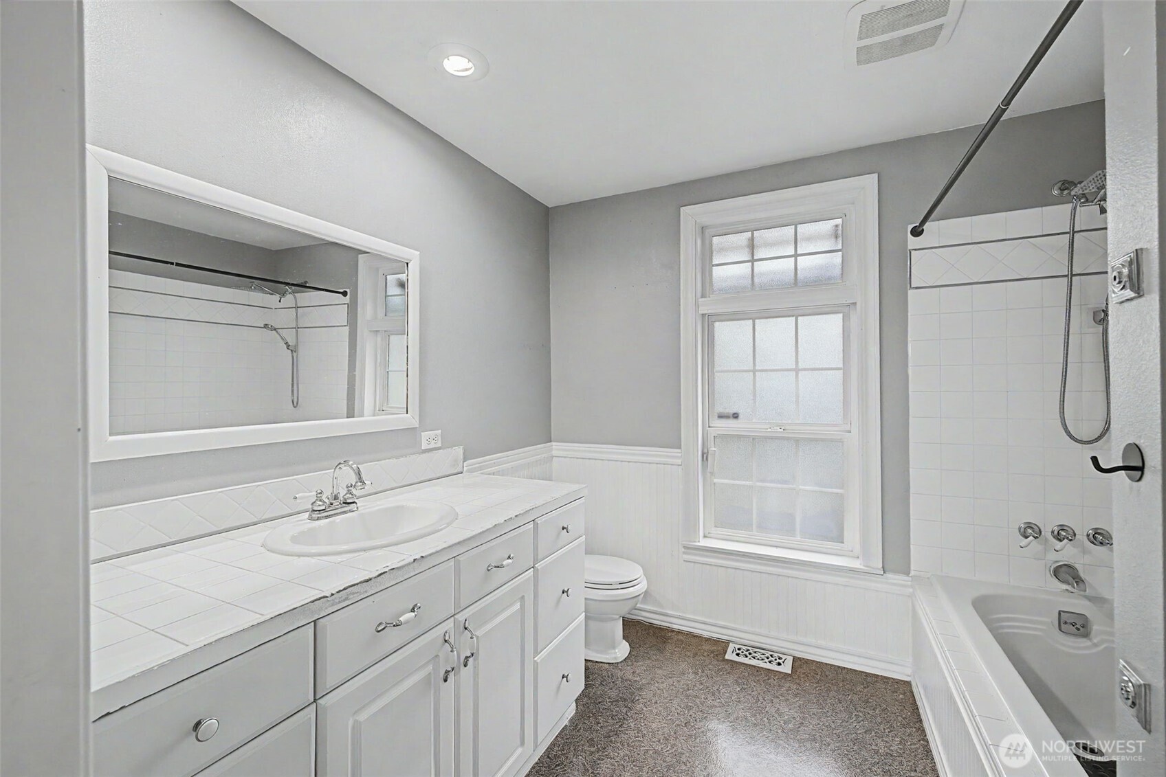 2502 Northeast 7th Street Renton, WA 98056 - Photo 11 of 21