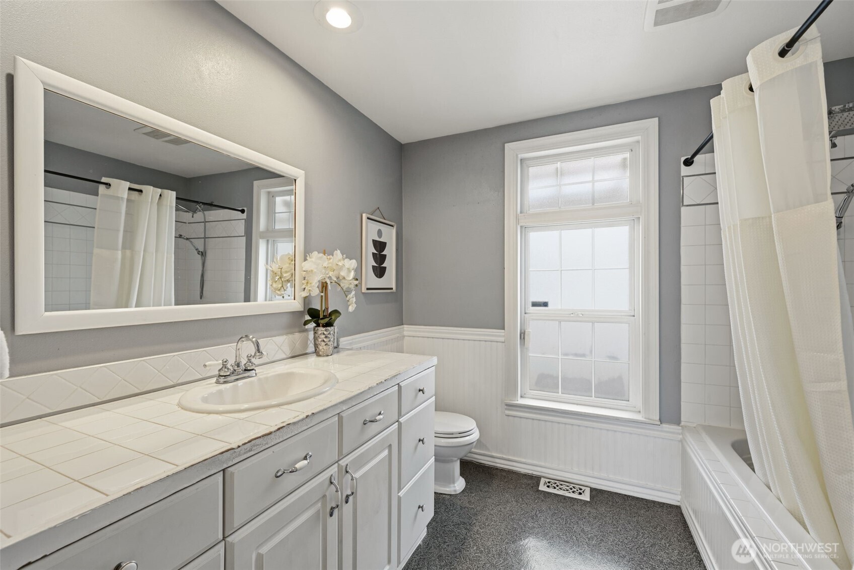 2502 Northeast 7th Street Renton, WA 98056 - Photo 12 of 24