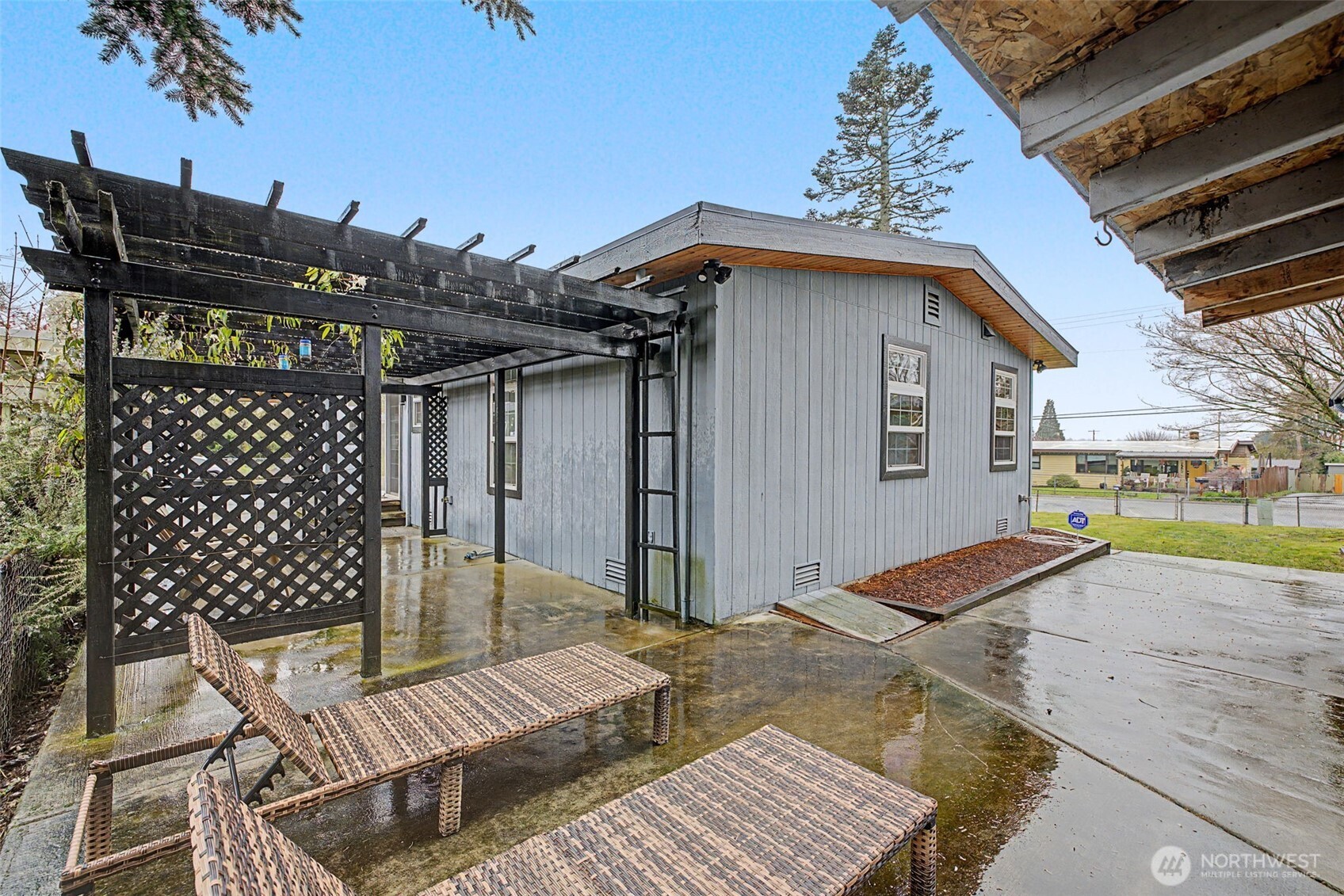 2502 Northeast 7th Street Renton, WA 98056 - Photo 15 of 21