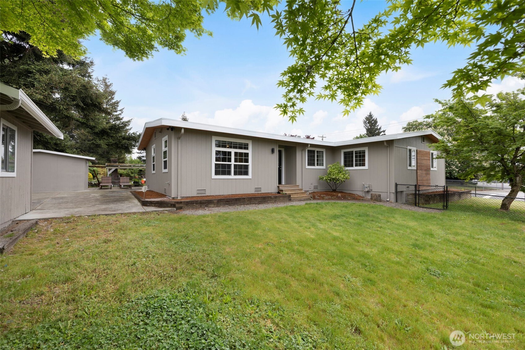 2502 Northeast 7th Street Renton, WA 98056 - Photo 22 of 24