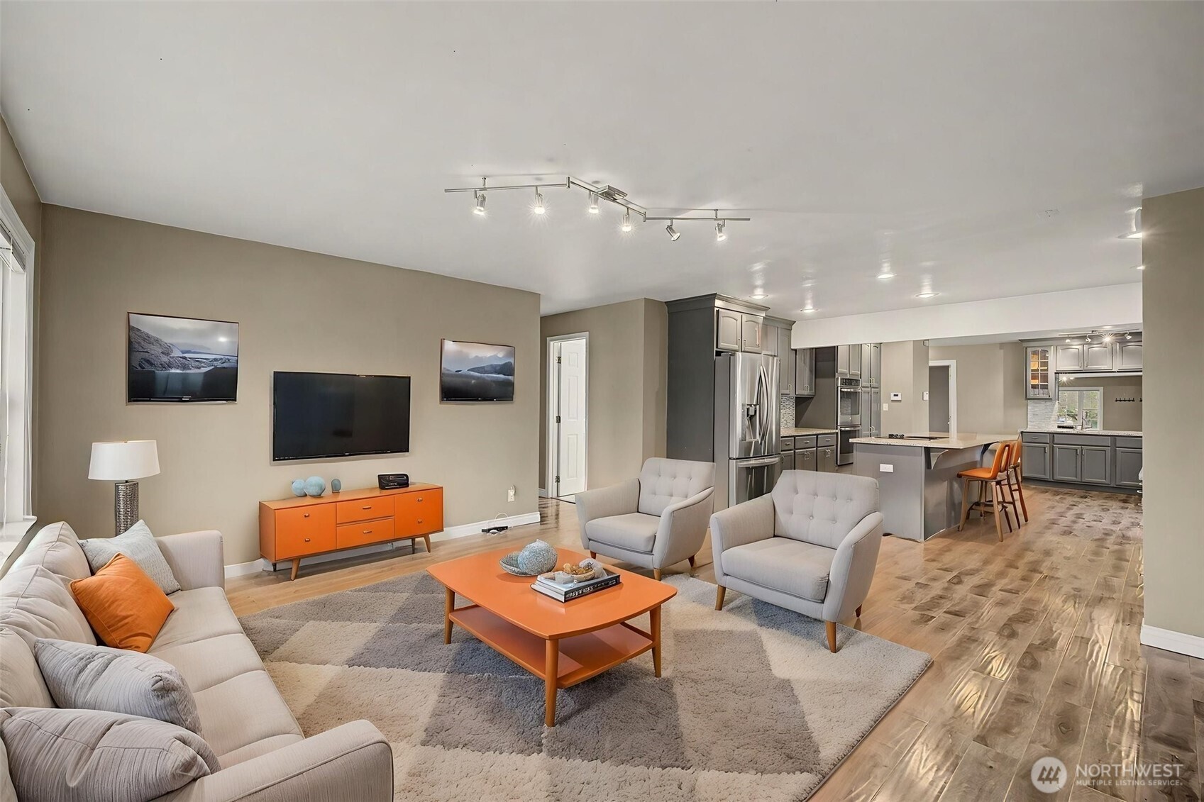 2502 Northeast 7th Street Renton, WA 98056 - Photo 4 of 21