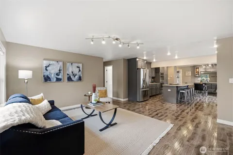 $674,900 | 2502 Northeast 7th Street, Renton, WA 98056