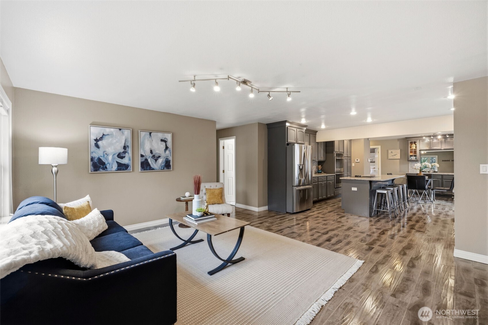 2502 Northeast 7th Street Renton, WA 98056 - Photo 4 of 24