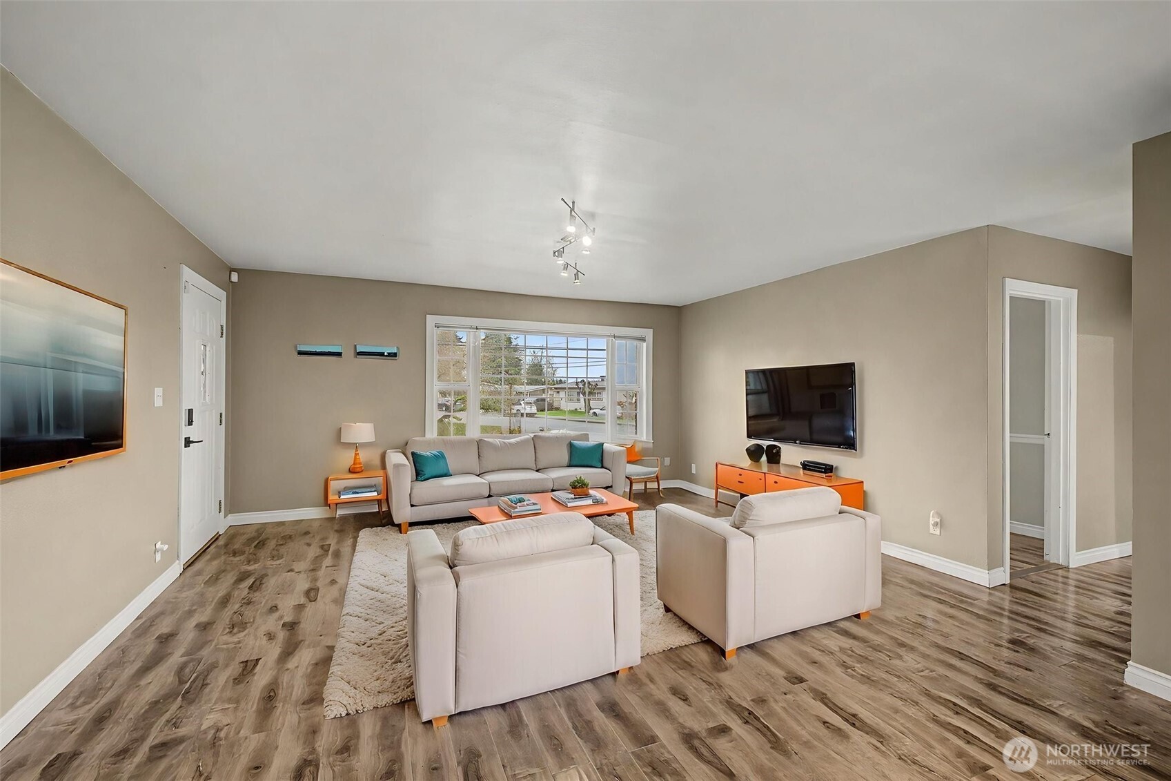 2502 Northeast 7th Street Renton, WA 98056 - Photo 6 of 21