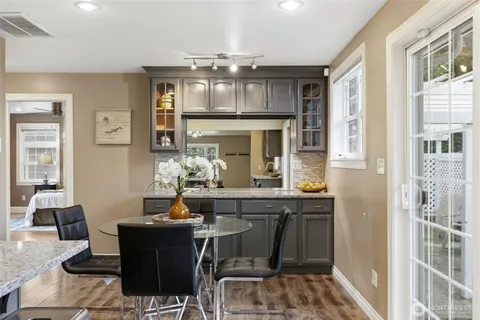 $674,900 | 2502 Northeast 7th Street, Renton, WA 98056