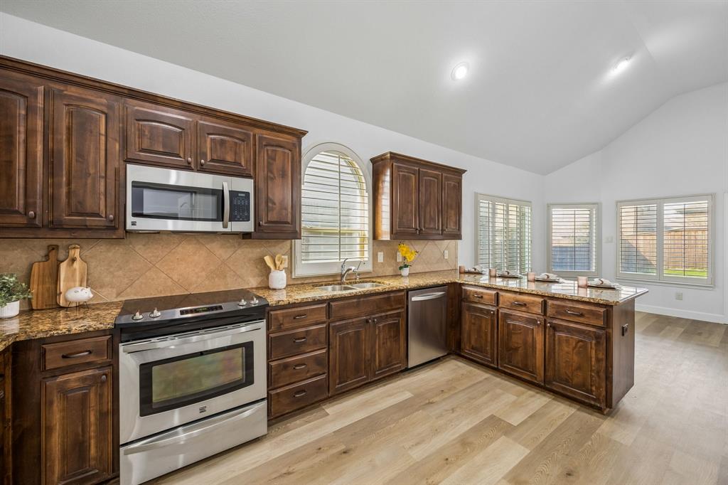 10445 Merced Lake Road Fort Worth, TX 76177 - Photo 6 of 27