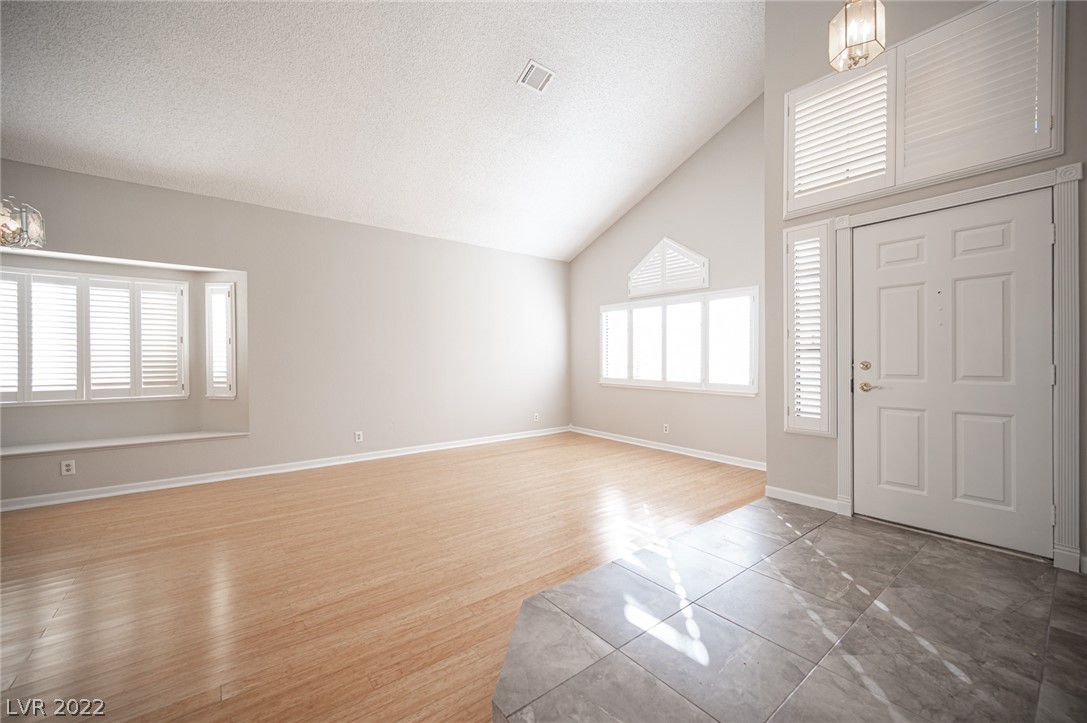 3328 Agustine Circle Las Vegas, NV 89117 - Photo 5 of 66