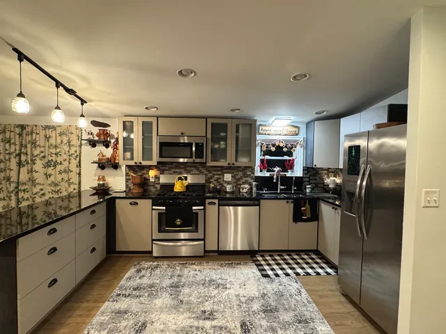 $329,900 | 2728 West Brooklyn Road, Compton, IL 61318