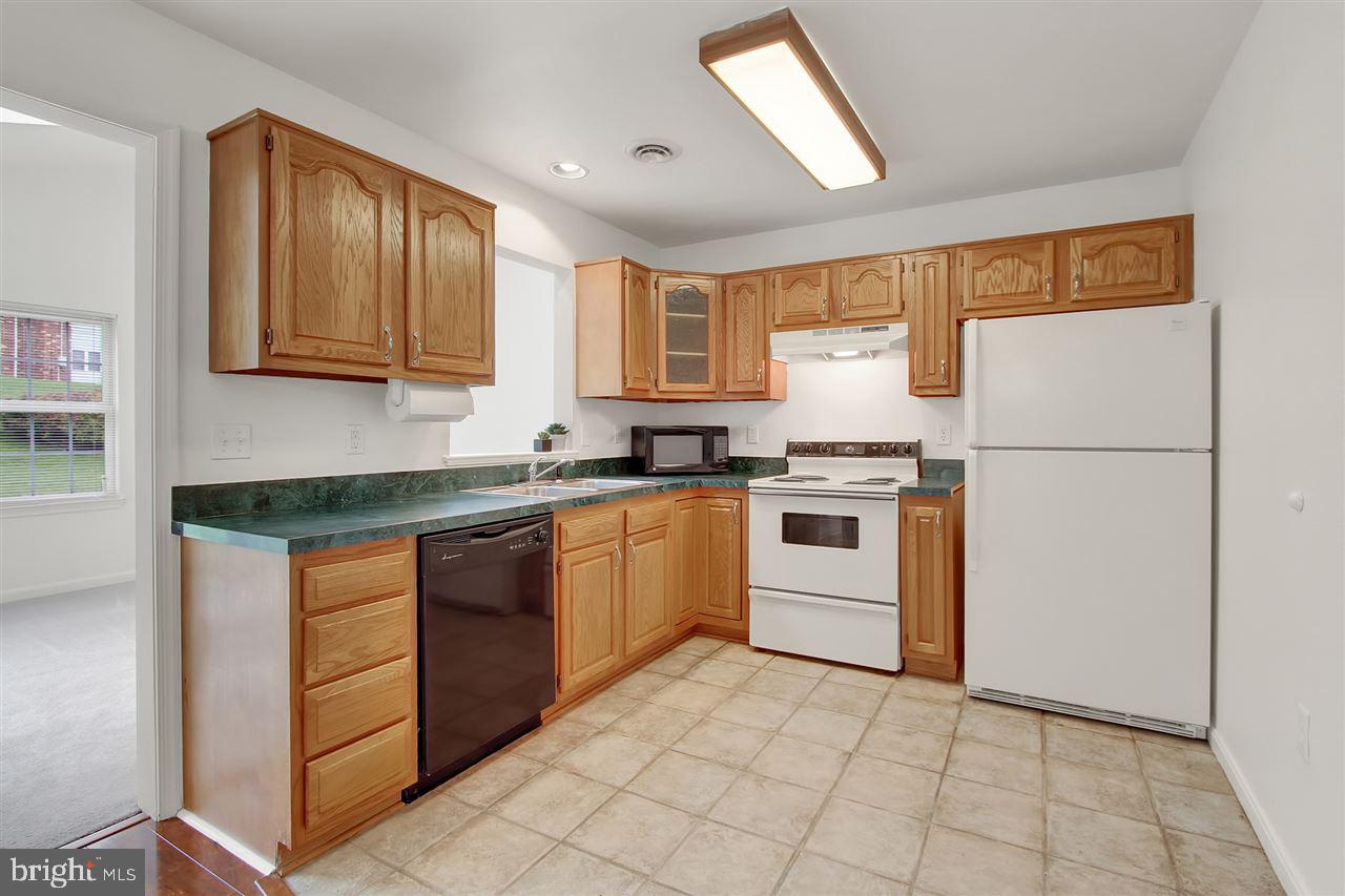 2940 Robin Road York, PA 17404 - Photo 8 of 27 Gallery Image 8