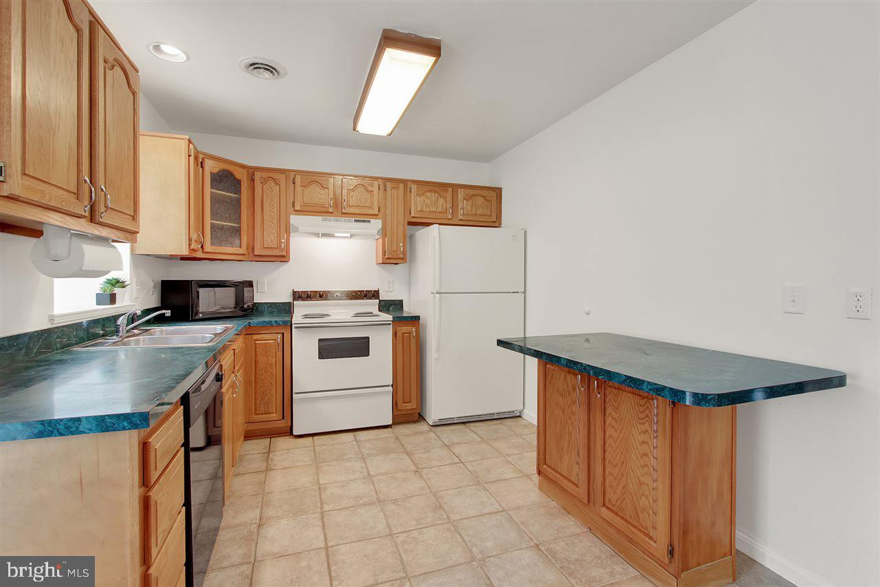 2940 Robin Road York, PA 17404 - Photo 9 of 27 Gallery Image 9