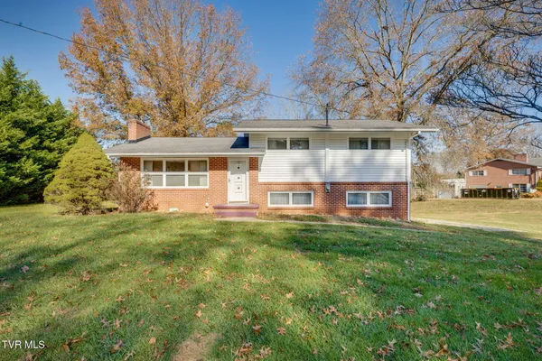 $359,900 | 106 Patrick Henry Circle, Kingsport, TN 37663