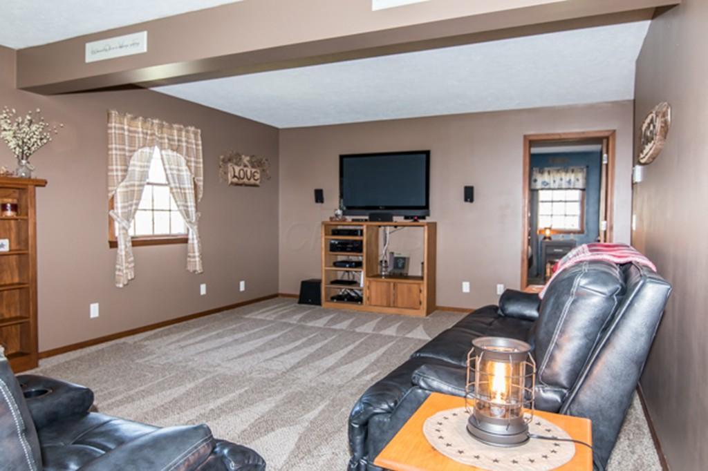 14731 Hyatt Road Mount Vernon, OH 43050 - Photo 4 of 53 Gallery Image 4