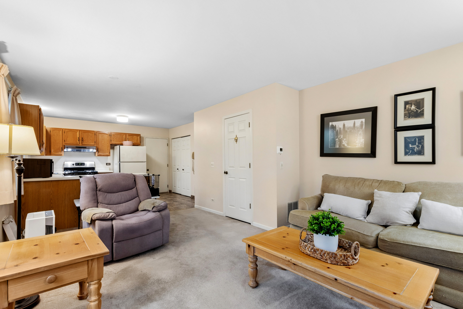 1010 Pembridge Road Lake Zurich, IL 60047 - Photo 10 of 27 Gallery Image 10