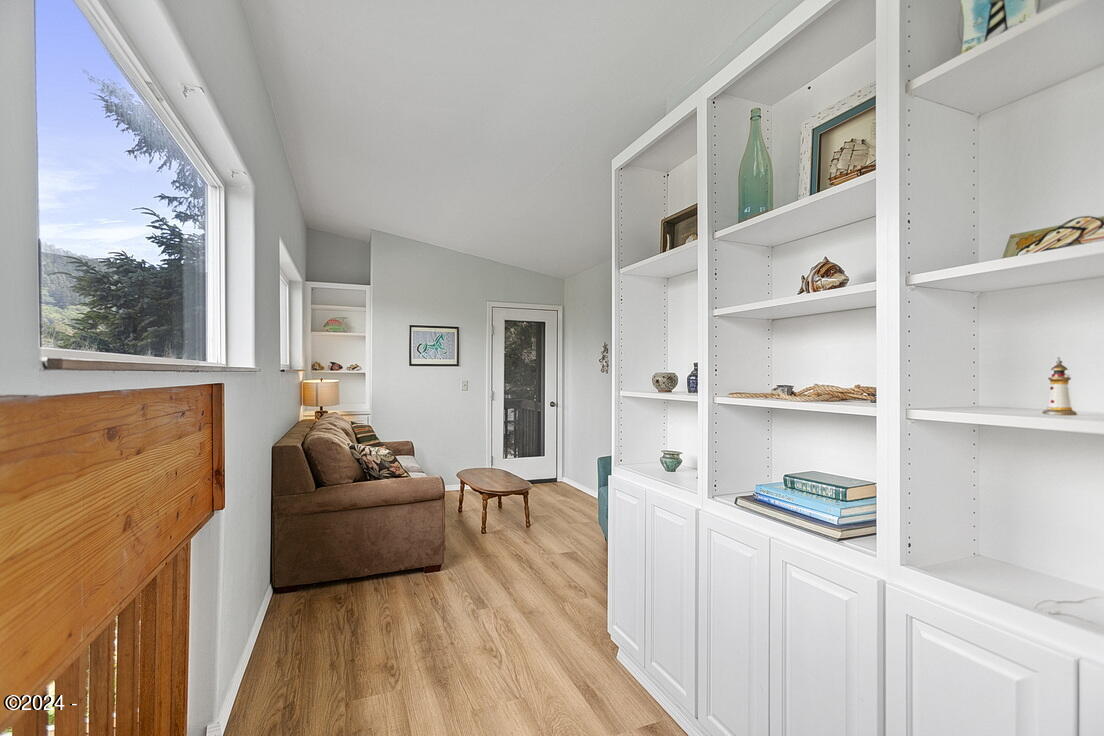 154 Shell Street Yachats, OR 97498 - Photo 39 of 57 Loft
