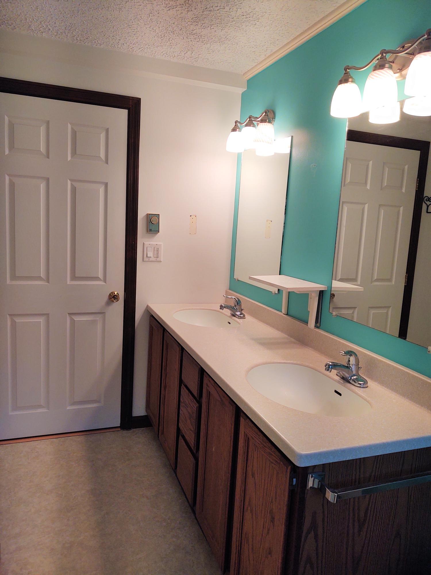 46 Cluf Bay Road, Unit 46 Brunswick, ME 04011 - Photo 19 of 36 Master bathroom