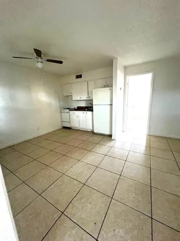 $1,350 | 1510 South Federal Highway, Unit 7, Lake Worth Beach, FL 33460