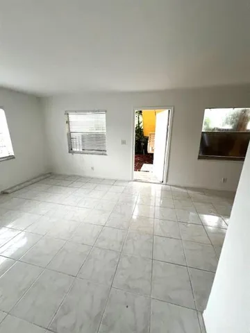 $1,350 | 1510 South Federal Highway, Unit 7, Lake Worth Beach, FL 33460