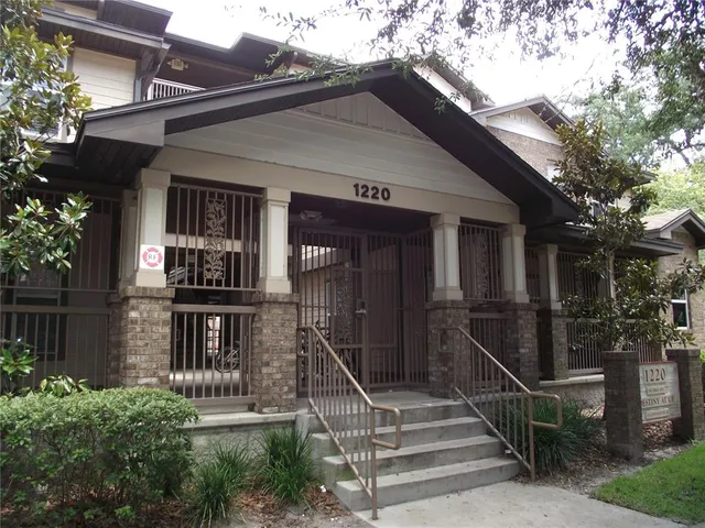 $1,300 | 1220 Southwest 1 Avenue, Unit 211, Gainesville, FL 32601