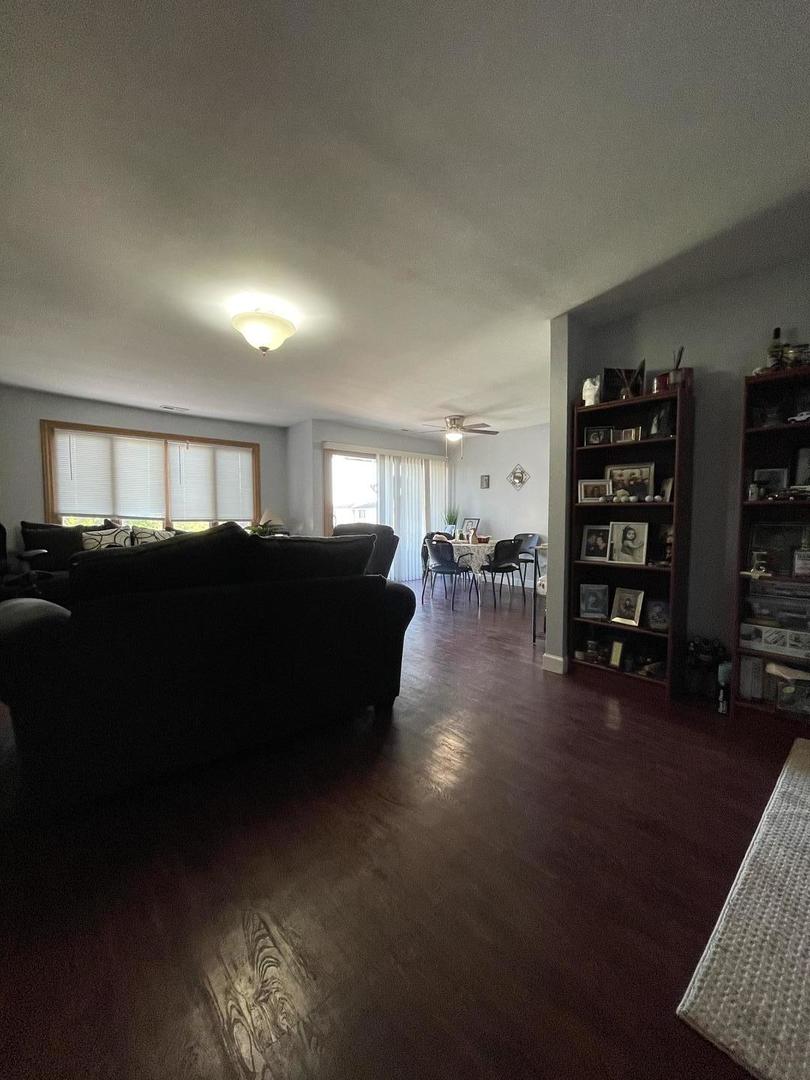 6027 103rd Street, Unit 3C Chicago Ridge, IL 60415 - Photo 4 of 13