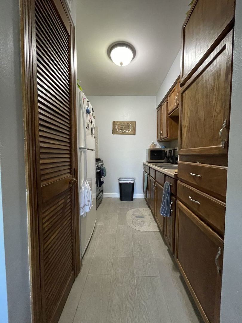 6027 103rd Street, Unit 3C Chicago Ridge, IL 60415 - Photo 8 of 13