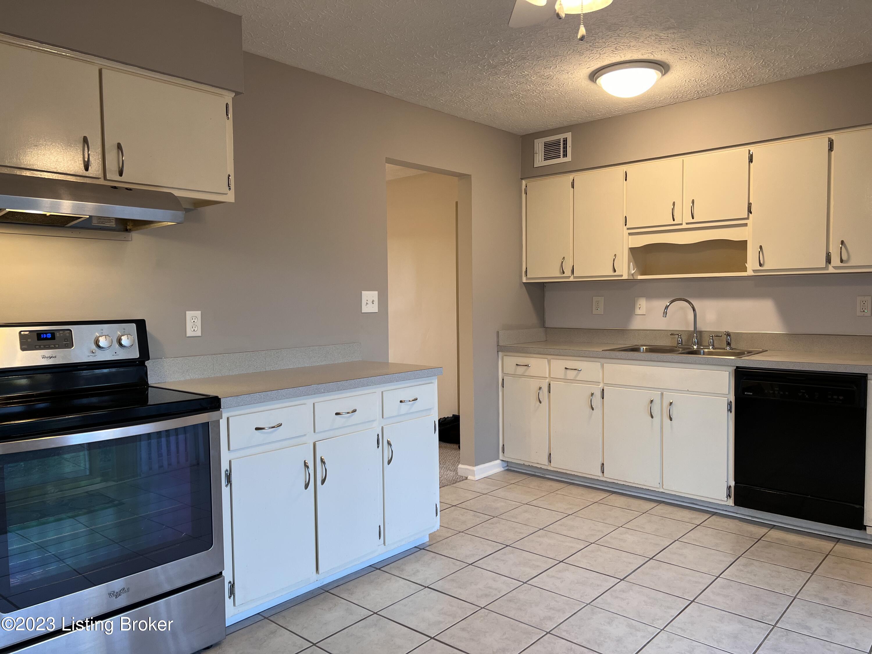 1092 Flatlick Road Mount Washington, KY 40047 - Photo 12 of 38 9_kitchen