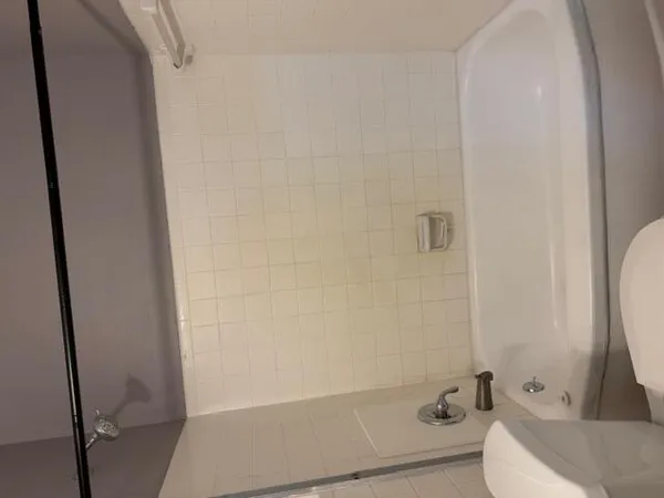 $1,300 | 1825 North 17th Court, Unit 7, Hollywood, FL 33020