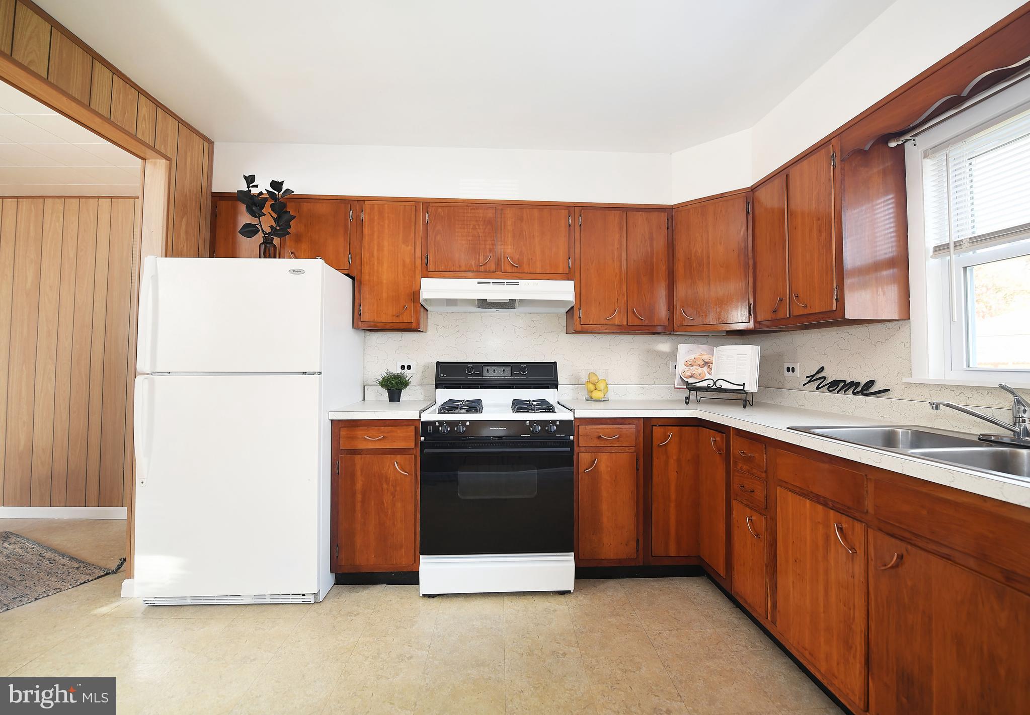 8226 Longpoint Road Dundalk, MD 21222 - Photo 12 of 31