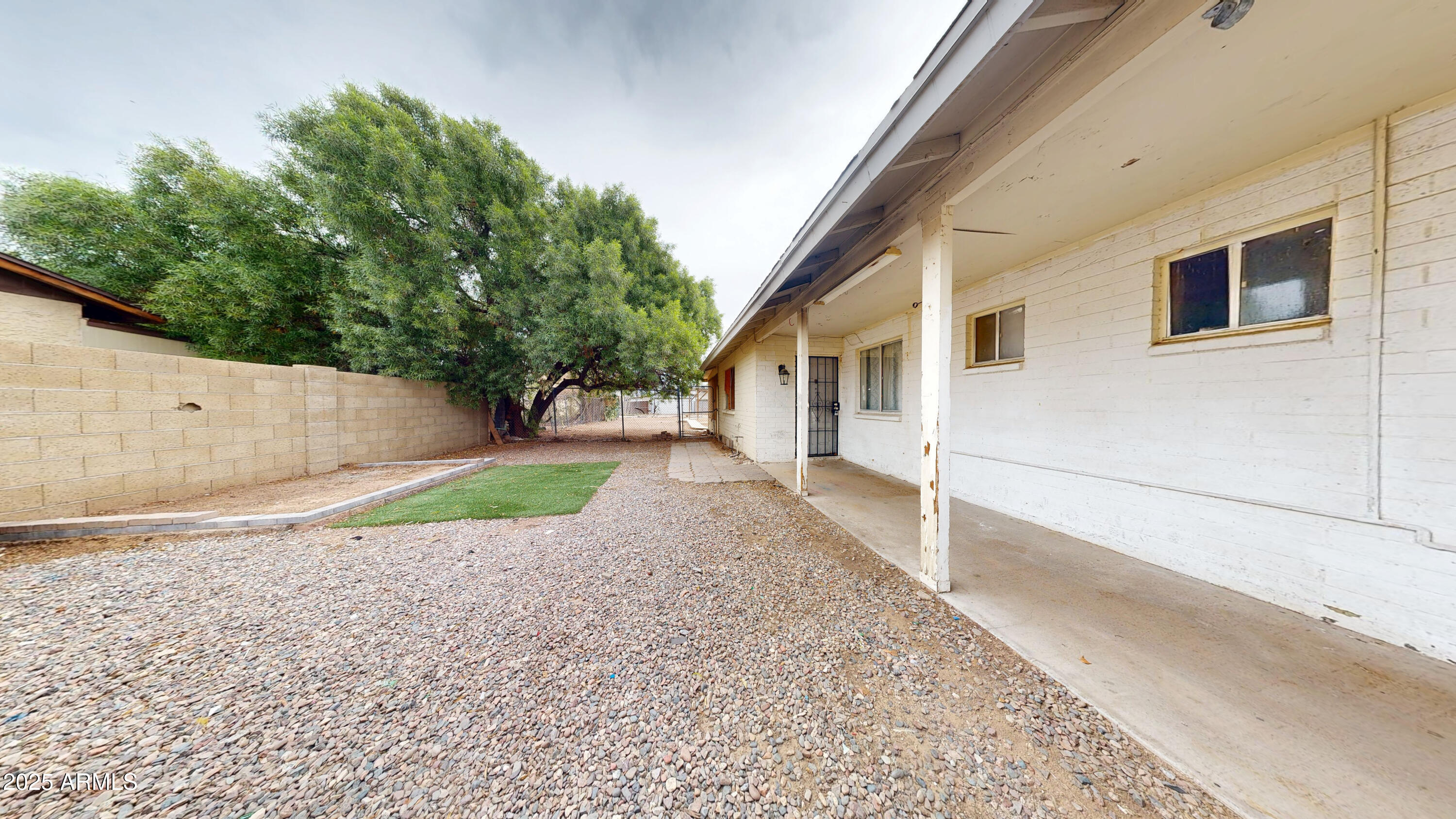 2351 South Royal Palm Road Apache Junction, AZ 85119 - Photo 17 of 21 a view of a backyard of the house